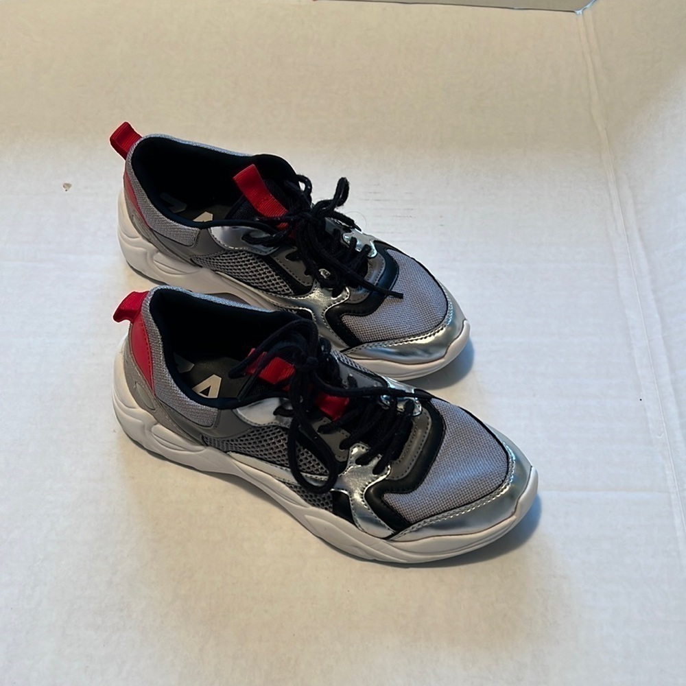 Zara trf tennis shoes size 38.